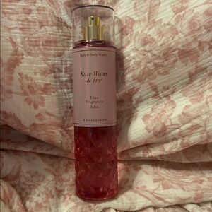 Bath & Body Works “Rose Water & Ivy” Frangrance NWOTS 8 Fl Oz/236 Ml
